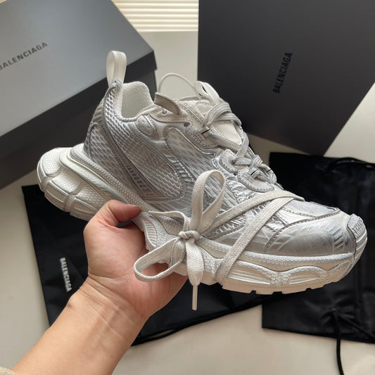 Balenciaga Round-Toe Chunky-Sole Low-Top Dad Sneakers