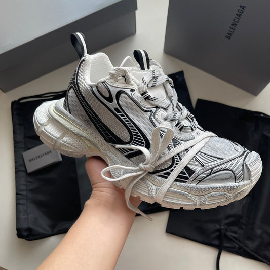 Balenciaga Round-Toe Chunky-Sole Low-Top Dad Sneakers