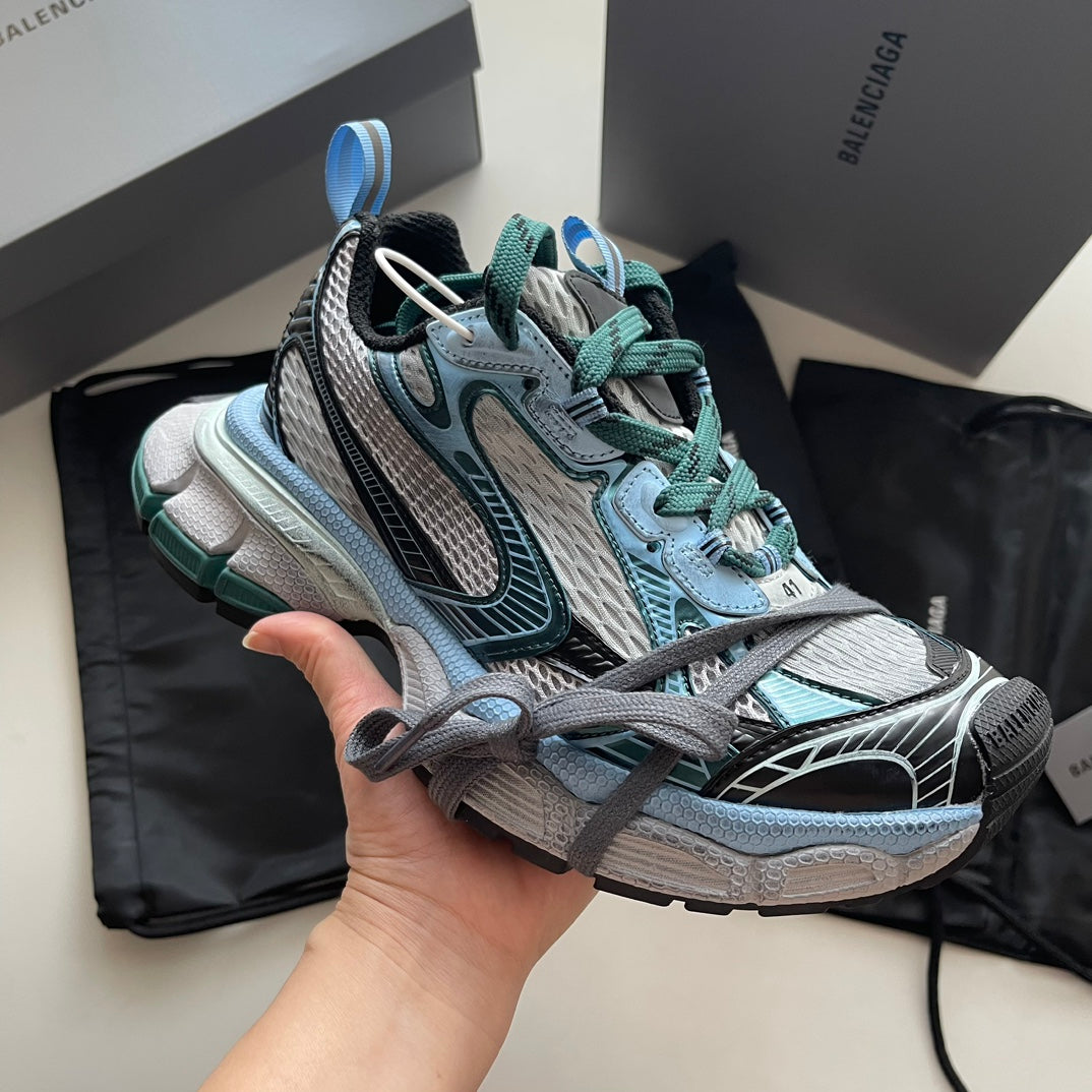 Balenciaga Round-Toe Chunky-Sole Low-Top Dad Sneakers