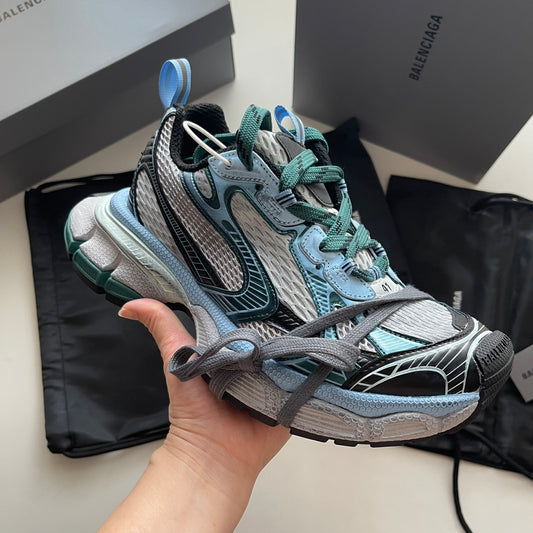 Balenciaga Round-Toe Chunky-Sole Low-Top Dad Sneakers